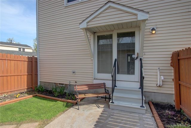 277 Wimbledon Court, West Seneca, NY 14224