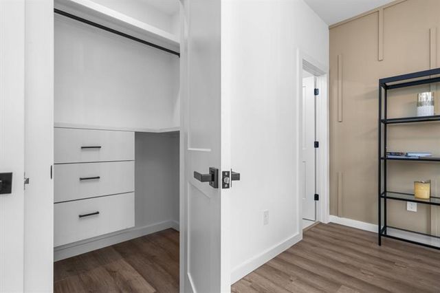 1042 Brookglynn Trace, Decatur, GA 30032