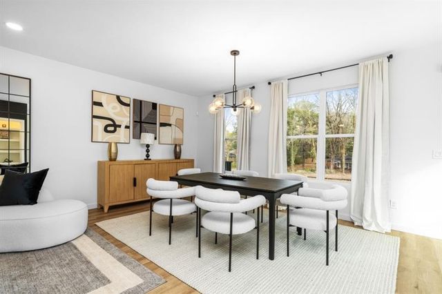 1042 Brookglynn Trace, Decatur, GA 30032