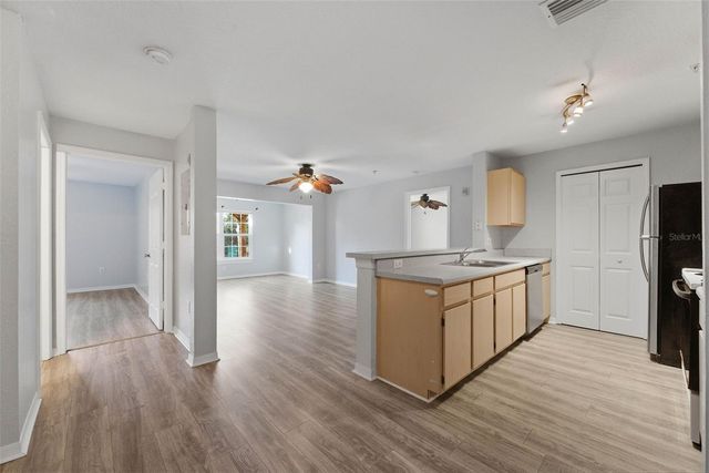 5479 VINELAND ROAD 9202, Orlando, FL 32811