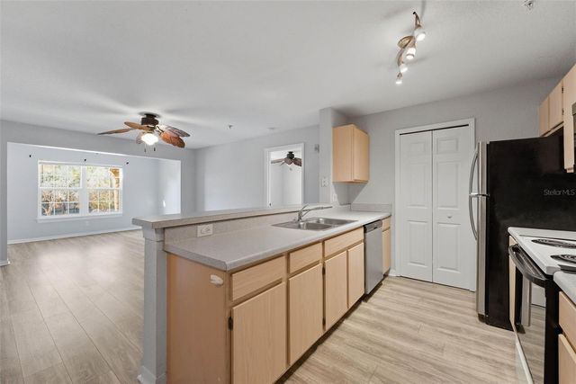 5479 VINELAND ROAD 9202, Orlando, FL 32811