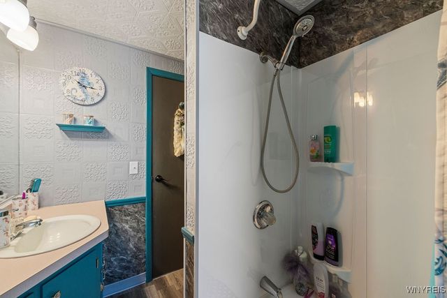 8408 Maplewood Drive, Royalton, NY 14067