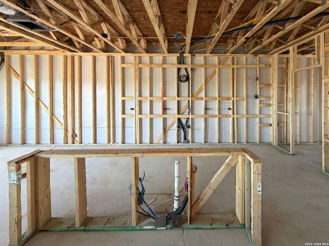 311 Brood Dr, Adkins, TX 78101