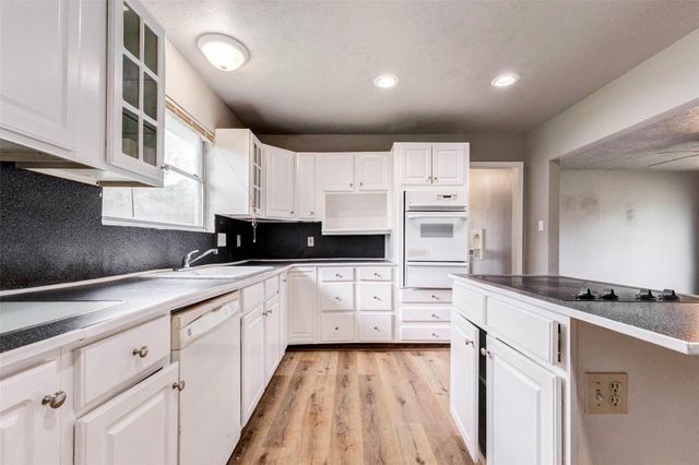 10306 Cheeves Drive, Houston, TX 77016