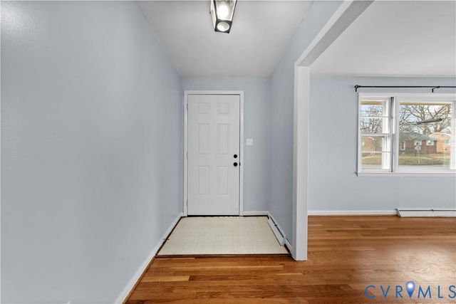 702 Charles Ave, Colonial Heights, VA 23834