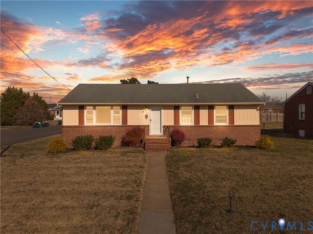 702 Charles Ave, Colonial Heights, VA 23834