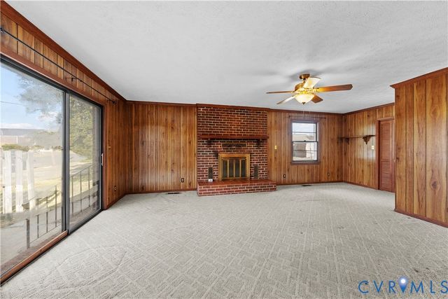 702 Charles Ave, Colonial Heights, VA 23834