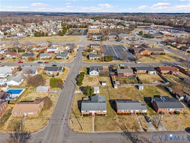 702 Charles Ave, Colonial Heights, VA 23834