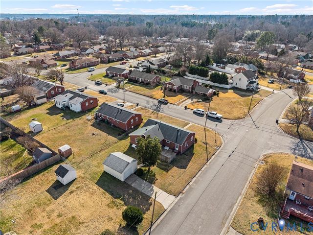 702 Charles Ave, Colonial Heights, VA 23834