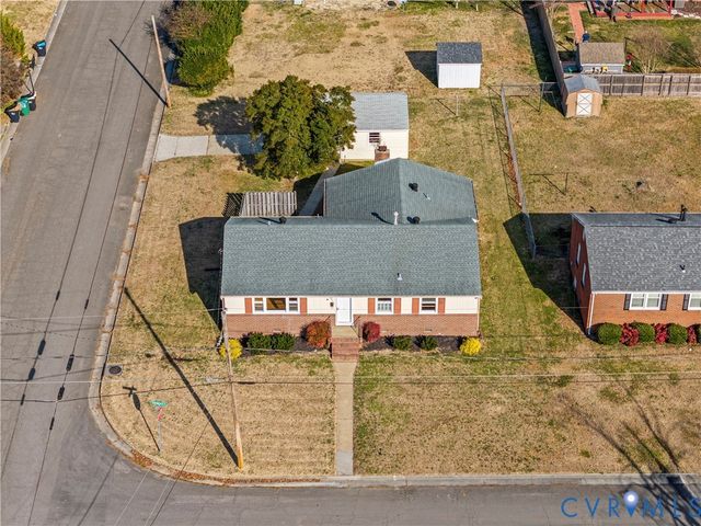 702 Charles Ave, Colonial Heights, VA 23834