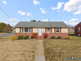 702 Charles Ave, Colonial Heights, VA 23834