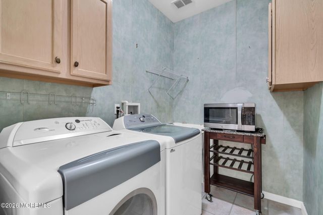 11 Deerchase Lane, Lakewood, NJ 08701