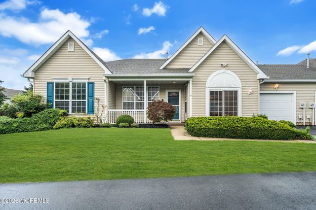 11 Deerchase Lane, Lakewood, NJ 08701