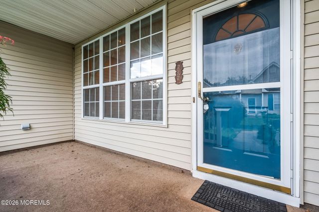 11 Deerchase Lane, Lakewood, NJ 08701