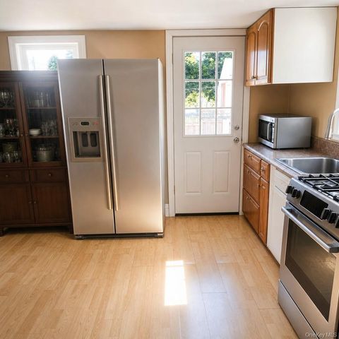 719 N Sea Road, Southampton, NY 11968