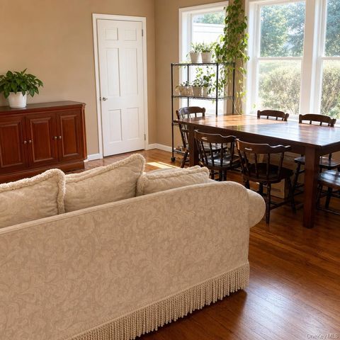 719 N Sea Road, Southampton, NY 11968