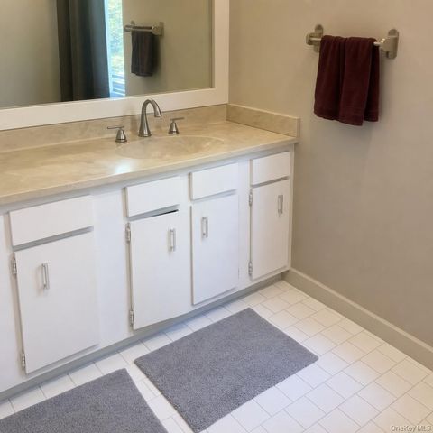719 N Sea Road, Southampton, NY 11968