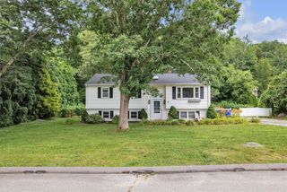 8 Tonkawa Avenue, Westerly, RI 02891