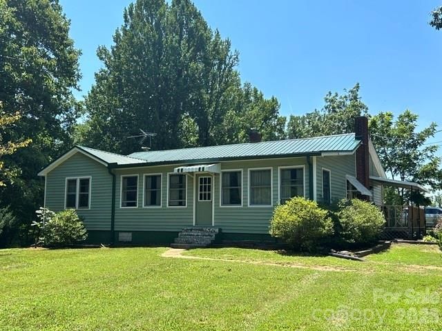 1174 Stacy Hill Road, Marion, NC 28752
