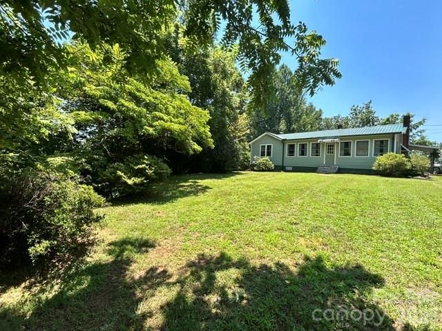 1174 Stacy Hill Road, Marion, NC 28752