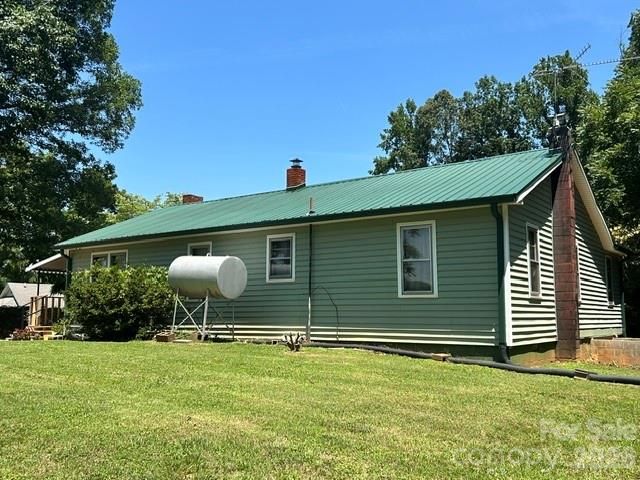 1174 Stacy Hill Road, Marion, NC 28752