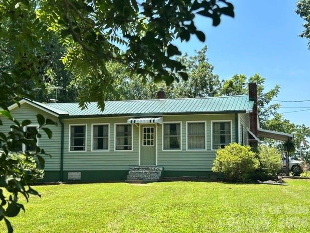 1174 Stacy Hill Road, Marion, NC 28752
