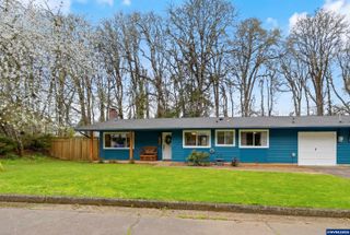 239 NE Azalea Dr, Corvallis, OR 97330