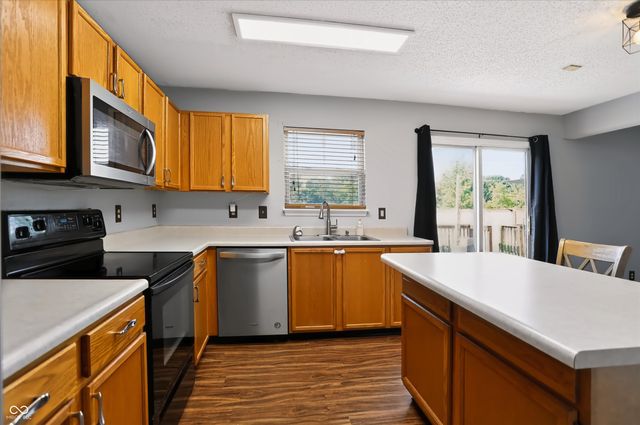 8647 Blooming Grove Drive, Camby, IN 46113