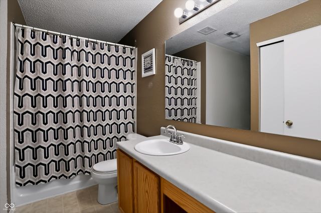 8647 Blooming Grove Drive, Camby, IN 46113