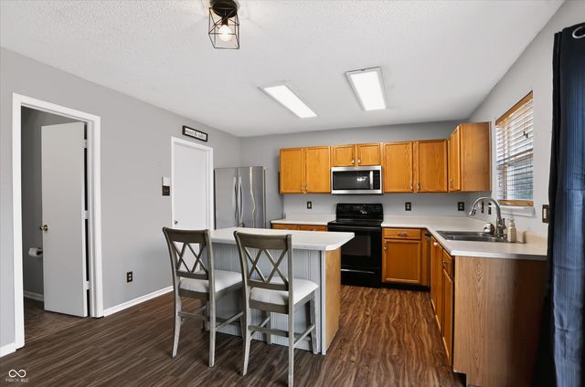 8647 Blooming Grove Drive, Camby, IN 46113