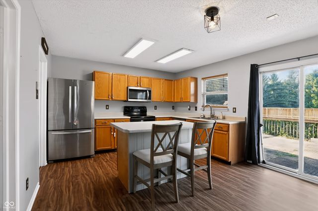 8647 Blooming Grove Drive, Camby, IN 46113