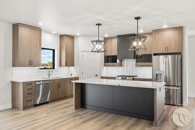 1321 Bandon Dunes WAY, Billings, MT 59106