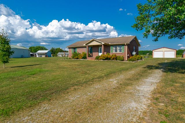 25 Mandy Ln, Fayetteville, TN 37334