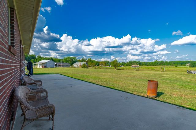 25 Mandy Ln, Fayetteville, TN 37334