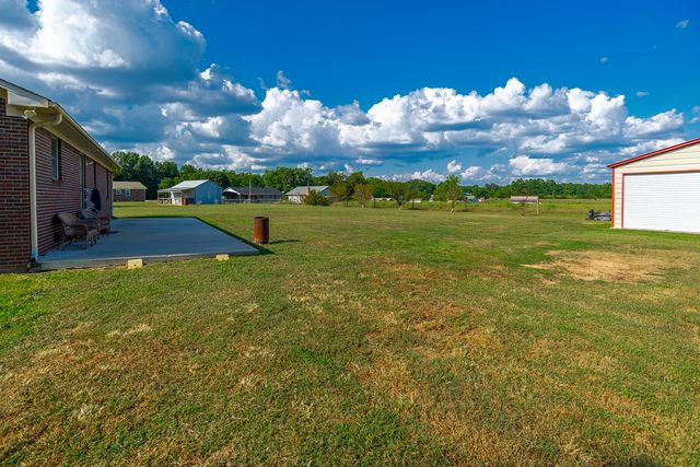 25 Mandy Ln, Fayetteville, TN 37334