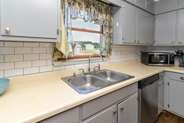 25 Mandy Ln, Fayetteville, TN 37334