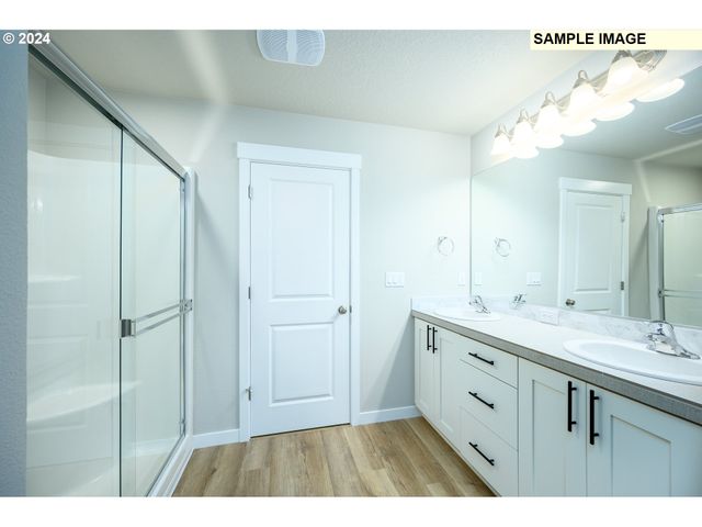 10572 Se HERITAGE Rd 308, Happy Valley, OR 97086