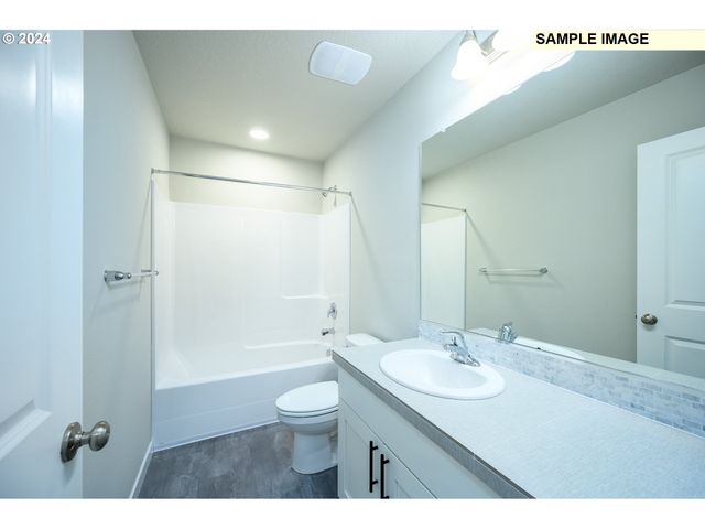 10572 Se HERITAGE Rd 308, Happy Valley, OR 97086