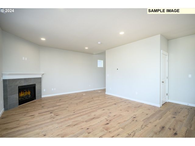 10572 Se HERITAGE Rd 308, Happy Valley, OR 97086