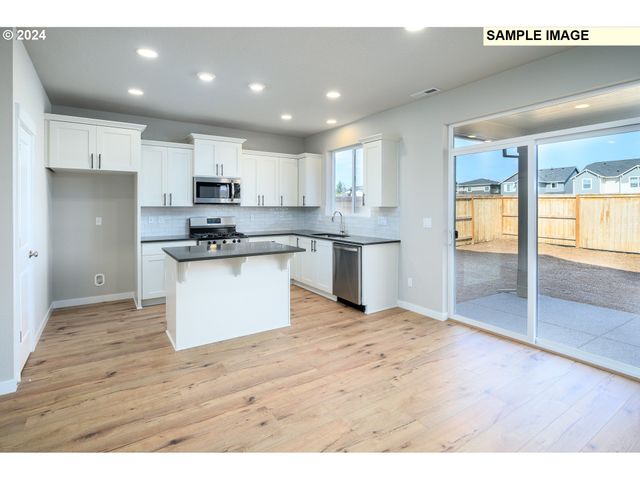 10572 Se HERITAGE Rd 308, Happy Valley, OR 97086