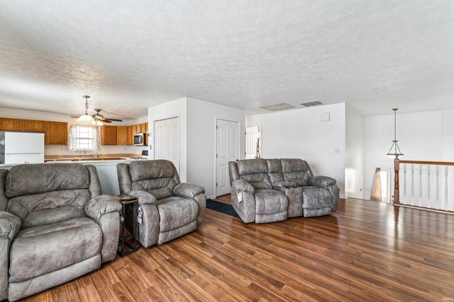 409 W Heritage Drive, Delphi, IN 46923