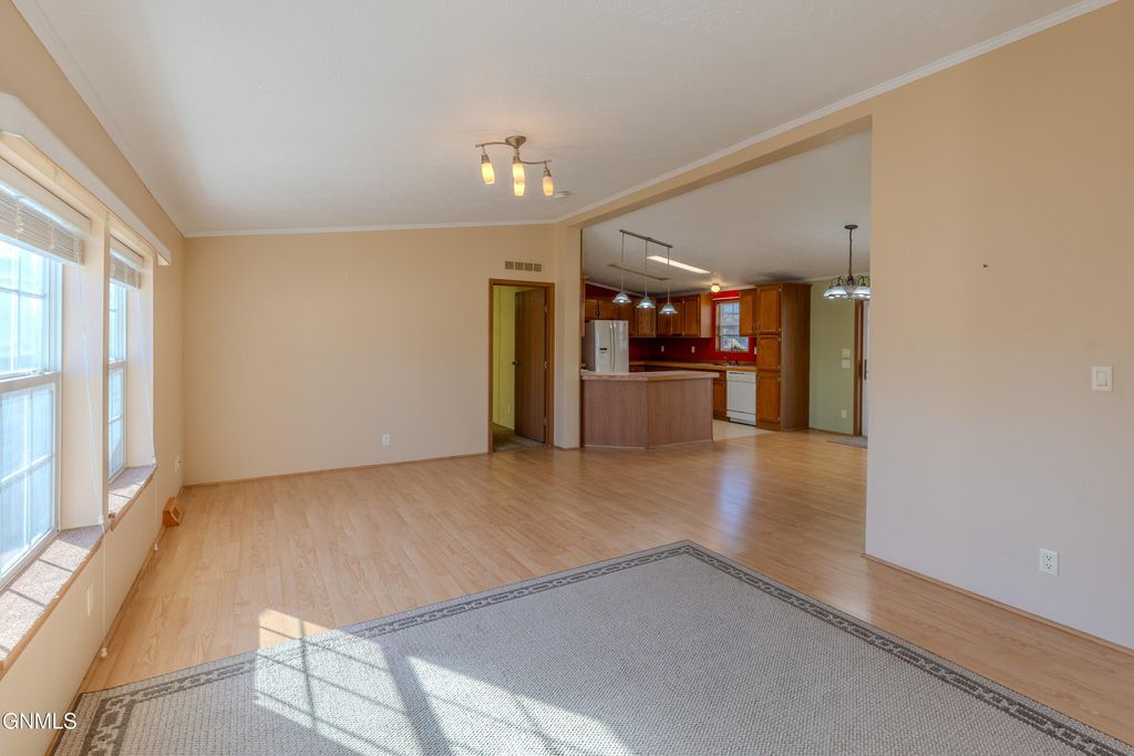 3832 Avondale Drive, Bismarck, ND 58503 photo 3