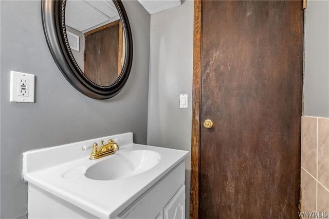 232 Highland Drive, Amherst, NY 14221