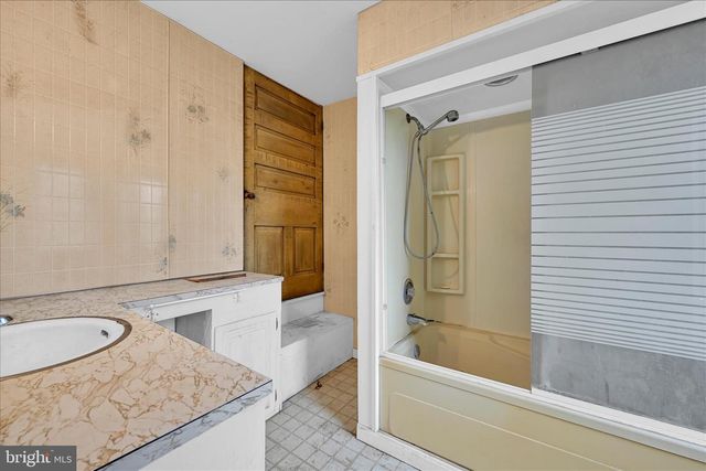 854 CENTERVILLE RD, Lancaster, PA 17601