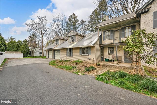 854 CENTERVILLE RD, Lancaster, PA 17601