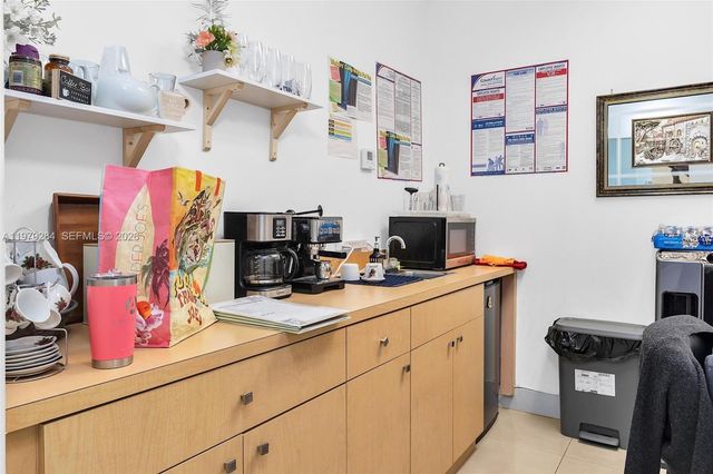 2400 NW 87th Pl 1, Doral, FL 33172