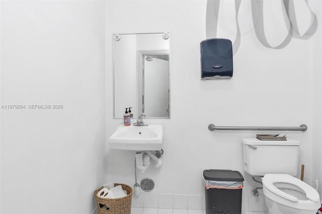 2400 NW 87th Pl 1, Doral, FL 33172