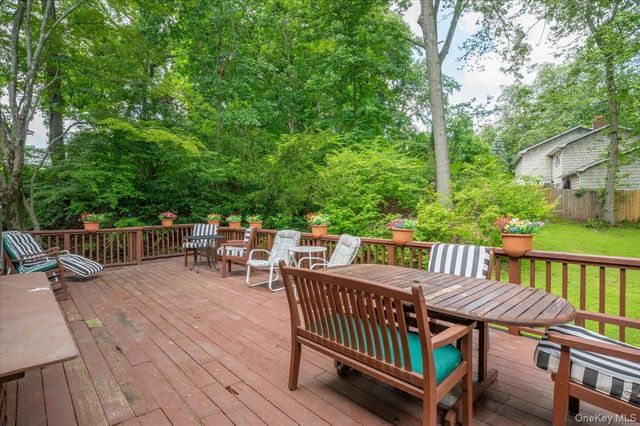 27 Meadowlark Road, Rye Brook, NY 10573
