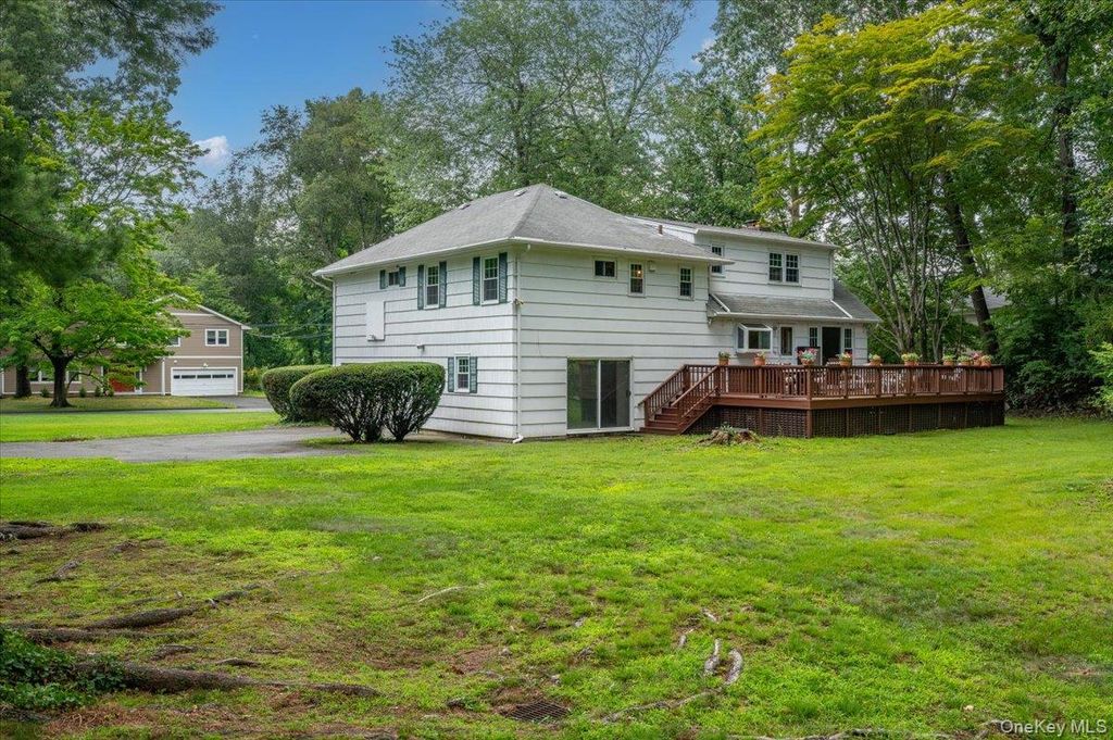 27 Meadowlark Road, Rye Brook, NY 10573 — photo 4