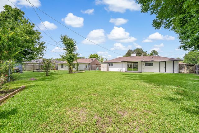 12514 Frazier River Drive, Houston, TX 77050